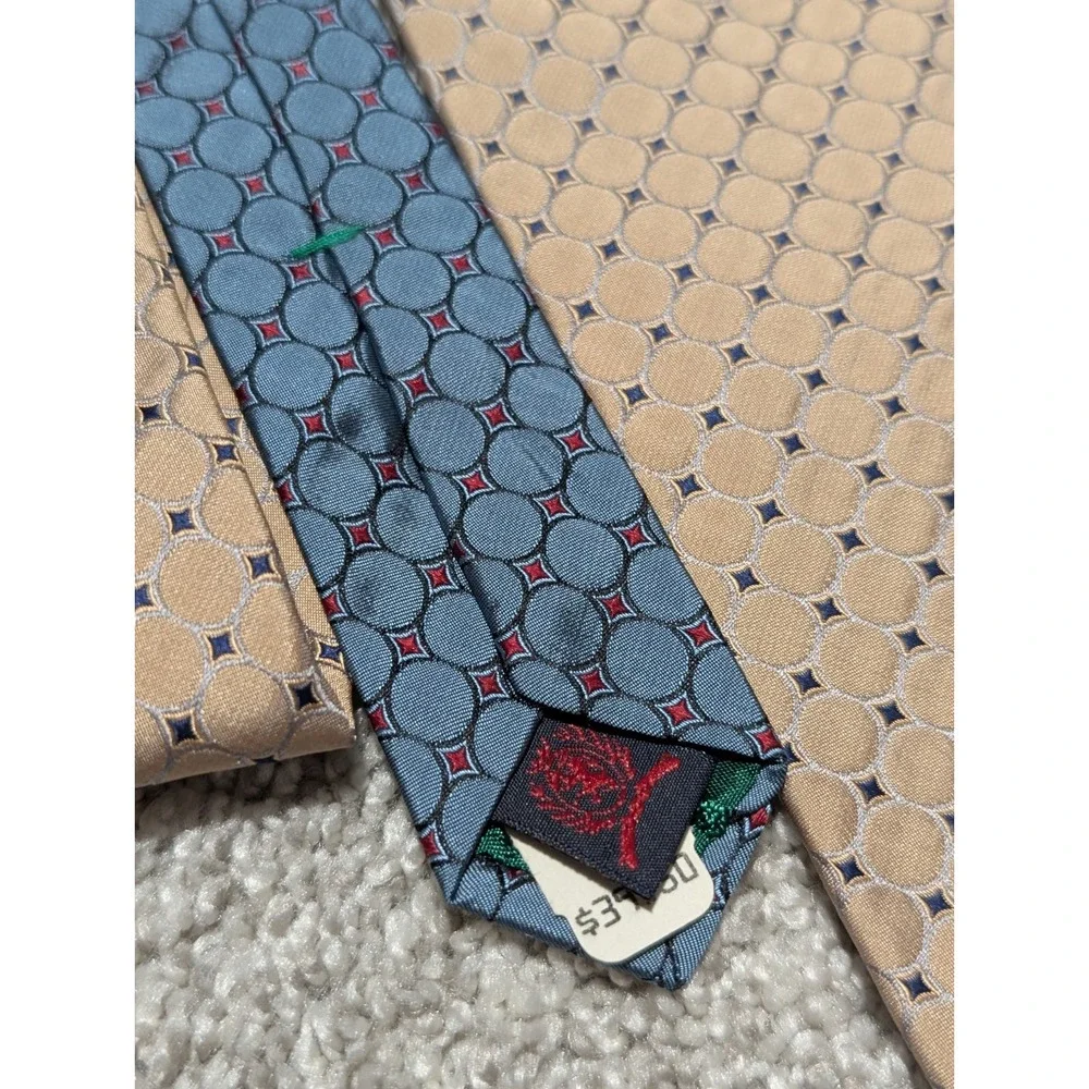 Tommy Hilfiger Men's Neck Tie Beige Geometric 100%‎ Silk Made in USA